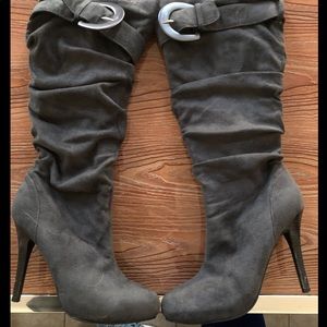 ⚡️Grey Suede Knee High Boots⚡️